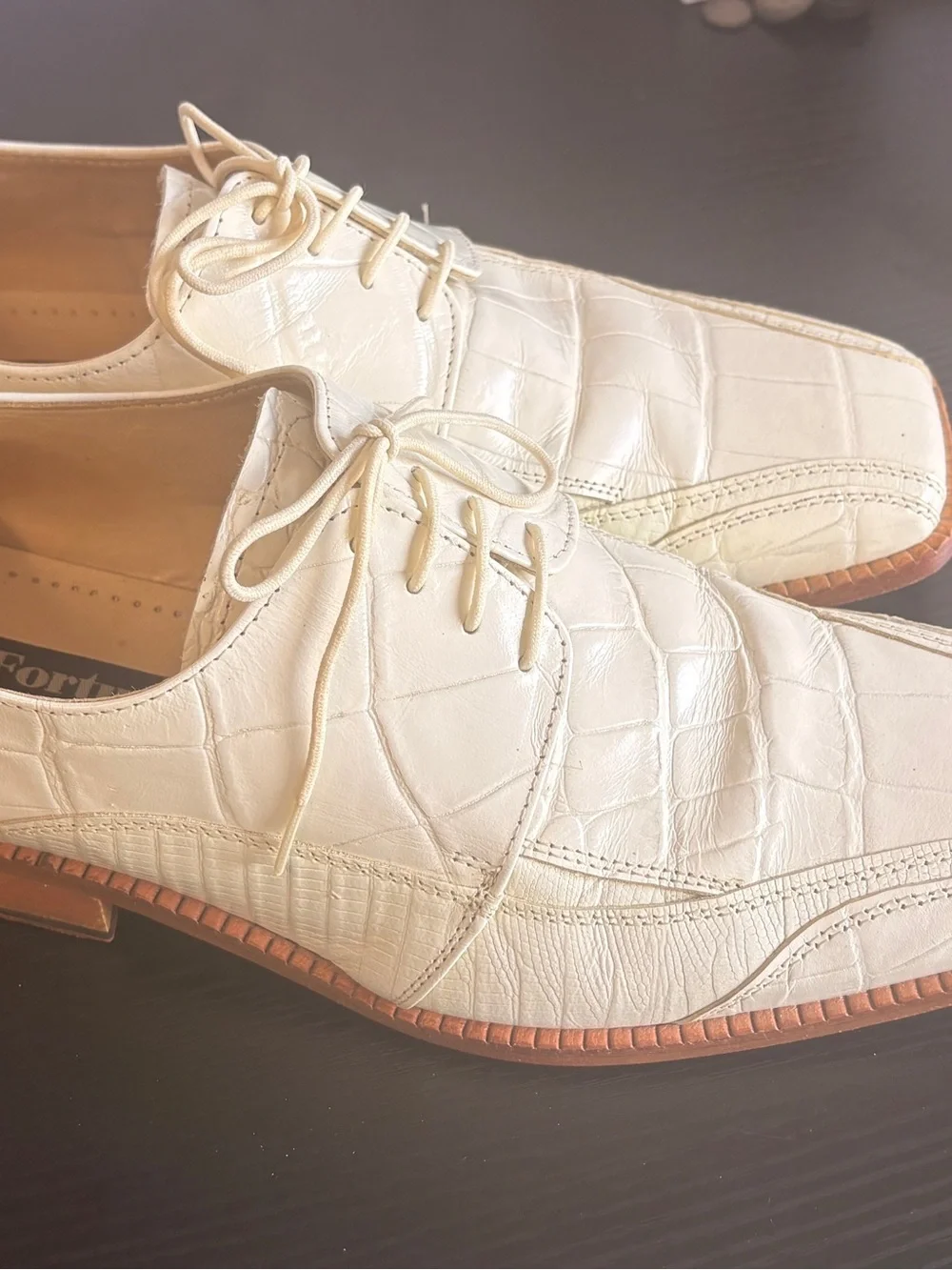 Men's Cream Croc-Embossed Leather Derby Shoes